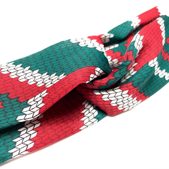 Red-Green-White Chevron Print Twist Headband - Picture 2 of 8